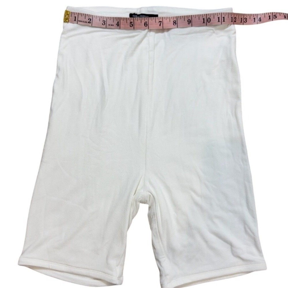 Naked Wardrobe Medium Baby Mama White Maternity Biker Shorts High Waist NEW - Picture 7 of 13